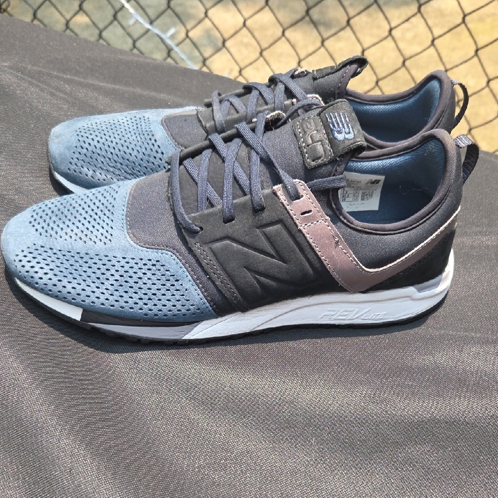New Balance 247